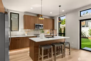 12910 NE 70th Pl, Kirkland, WA 98033 - Photo 10