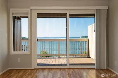 1199 SE 9th Avenue #304, Oak Harbor, WA 98277 - Photo 4