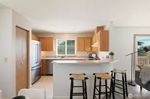 942 NE Cordero Pl, Oak Harbor, WA 98277 - Photo 8