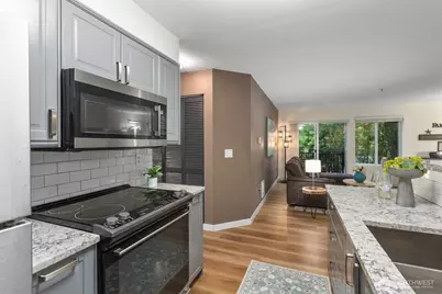 5501 Lakemont Boulevard SE #102, Bellevue, WA 98006 - Photo 8