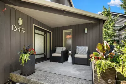 13419 Holmes Point Drive NE, Kirkland, WA 98034 - Photo 2
