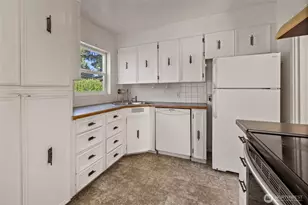 1010 N Union Ave, Tacoma, WA 98406 - Photo 2