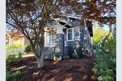 5330 9th Avenue NE, Seattle, WA 98105 - Photo 2