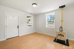 406 Long St, Wilkeson, WA 98396 - Photo 8
