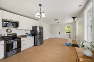 406 Long St, Wilkeson, WA 98396 - Photo 12
