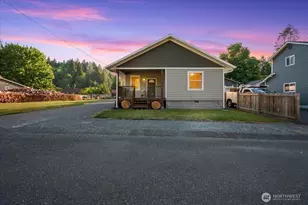 406 Long St, Wilkeson, WA 98396 - Photo 1