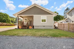 406 Long St, Wilkeson, WA 98396 - Photo 2