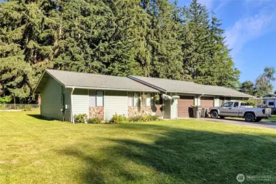 11087 N Skagit Street #A & B, Burlington, WA 98233 - Photo 2