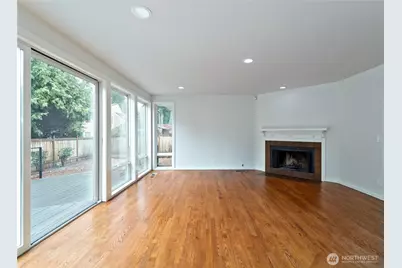 210 141st Avenue NE, Bellevue, WA 98007 - Photo 10