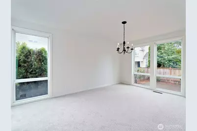 210 141st Avenue NE, Bellevue, WA 98007 - Photo 8
