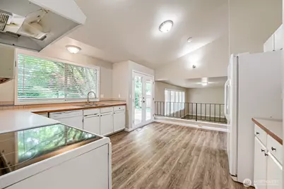 22206 SE 250th Street, Maple Valley, WA 98038 - Photo 14