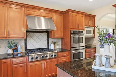 16105 Northup Way, Bellevue, WA 98008 - Photo 12