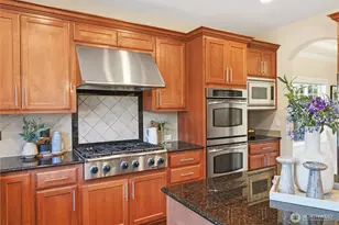16105 Northup Way, Bellevue, WA 98008 - Photo 12