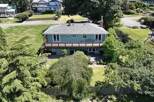 8216 Whidbey Dr, Clinton, WA 98236 - Photo 4
