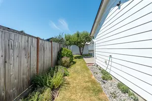 1603 25th St, Anacortes, WA 98221 - Photo 26