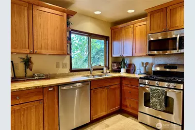 745 SW 13th Avenue, Oak Harbor, WA 98277 - Photo 12