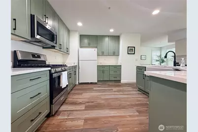 12208 NE 24th Street #124, Bellevue, WA 98005 - Photo 1