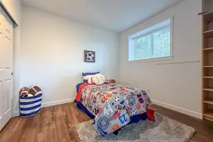 12208 NE 24th St, Bellevue, WA 98005 - Photo 18