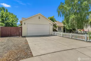2299 E Veedol Dr, East Wenatchee, WA 98802 - Photo 4