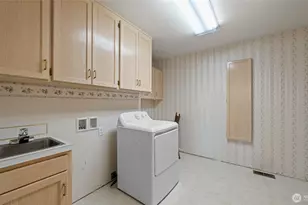 996 SE Admiral Pl, College Place, WA 99324 - Photo 8