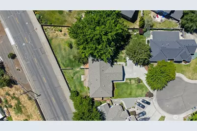 996 SE Admiral Place, College Place, WA 99324 - Photo 38