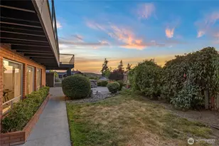 675 SW Franklin Ct, Oak Harbor, WA 98277 - Photo 34