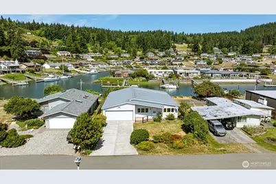 2169 Mariner Beach Drive, Oak Harbor, WA 98277 - Photo 4
