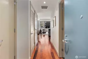900 Lenora St, Seattle, WA 98121 - Photo 14