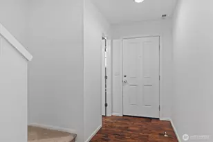 19516 SE 270th Pl, Covington, WA 98042 - Photo 4