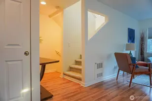 9426 Linden Ave N, Seattle, WA 98103 - Photo 12