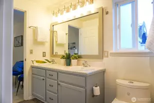9426 Linden Ave N, Seattle, WA 98103 - Photo 18
