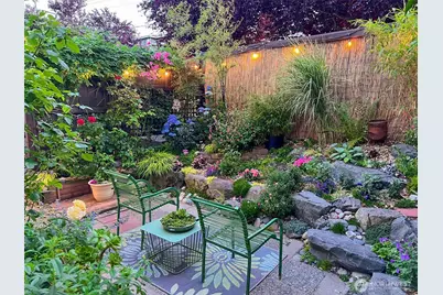 9426 Linden Avenue N, Seattle, WA 98103 - Photo 1
