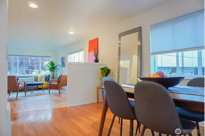 9426 Linden Avenue N, Seattle, WA 98103 - Photo 8