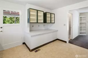 10045 10th Ave SW, Seattle, WA 98146 - Photo 16