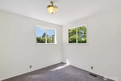 10045 10th Avenue SW, Seattle, WA 98146 - Photo 18
