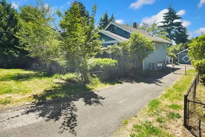 10045 10th Avenue SW, Seattle, WA 98146 - Photo 2