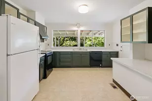 10045 10th Ave SW, Seattle, WA 98146 - Photo 14