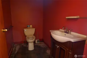 10311 Aurora Ave N, Seattle, WA 98133 - Photo 14