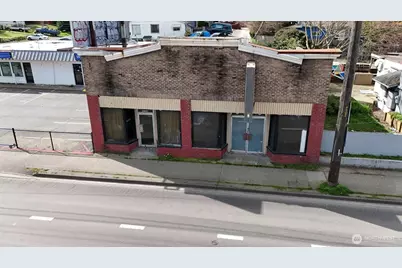 10311 Aurora Avenue N, Seattle, WA 98133 - Photo 2