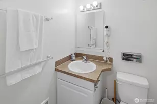 4731 12th Ave NE, Seattle, WA 98105 - Photo 16