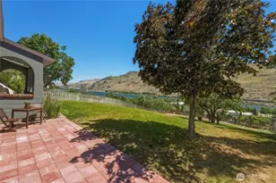 446 5th St, Chelan Falls, WA 98817 - Photo 38