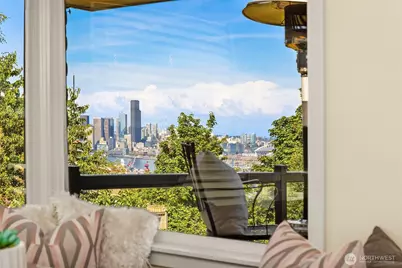 3218 36th Avenue SW, Seattle, WA 98126 - Photo 8