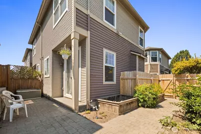 10543 Midvale Avenue N #A, Seattle, WA 98133 - Photo 18