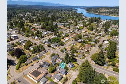 1011 Pennsylvania Avenue, Bremerton, WA 98337 - Photo 2