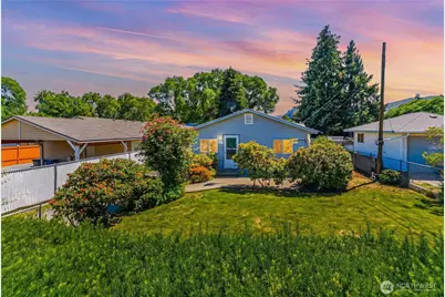 1321 9th Street, Wenatchee, WA 98801 - Photo 2
