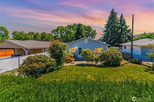 1321 9th St, Wenatchee, WA 98801 - Photo 2