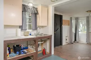 618 N 3rd Ave, Kelso, WA 98626 - Photo 14