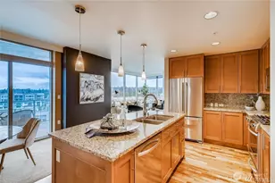 10610 NE 9th Pl, Bellevue, WA 98004 - Photo 4
