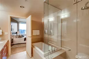 10610 NE 9th Pl, Bellevue, WA 98004 - Photo 14