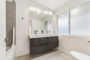 12456 SE 27th St, Bellevue, WA 98005 - Photo 18